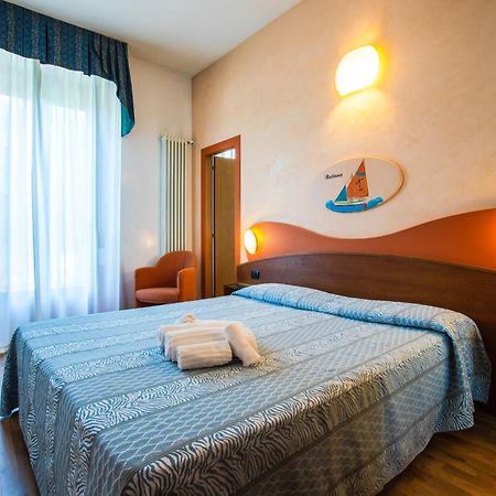 Miramare Hotel Ristorante Convegni تْشيزيناتيكو المظهر الخارجي الصورة