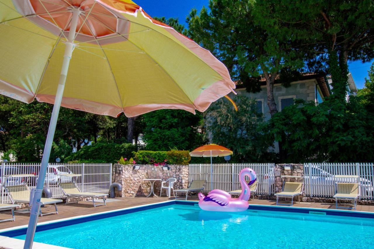Miramare Hotel Ristorante Convegni تْشيزيناتيكو المظهر الخارجي الصورة