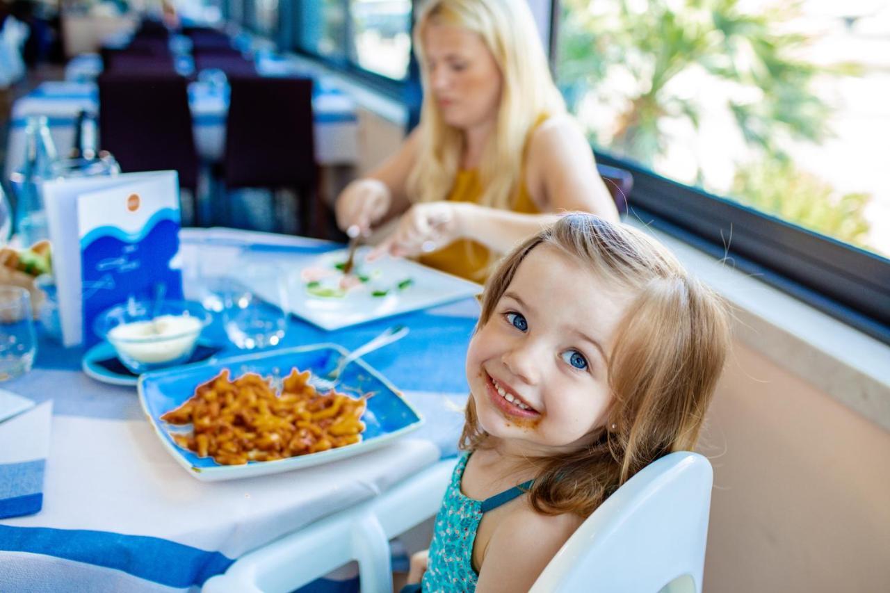 Miramare Hotel Ristorante Convegni تْشيزيناتيكو المظهر الخارجي الصورة