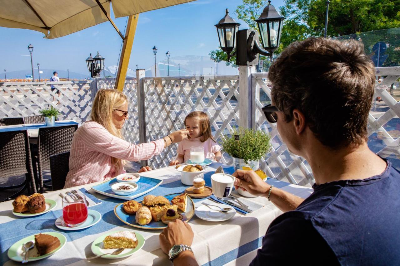 Miramare Hotel Ristorante Convegni تْشيزيناتيكو المظهر الخارجي الصورة